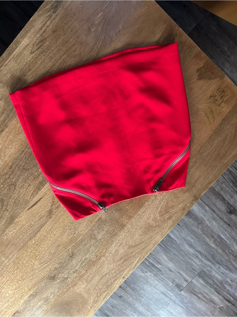 BCBG Vibrant Red Zip-Detail Mini Skirt